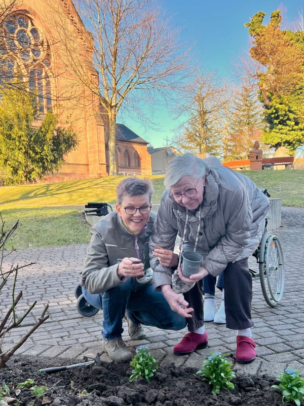 Glückliche Momente am VERGISS?MEIN!NICHT-Aktionstag