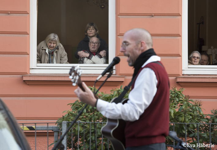 Singen am Fenster